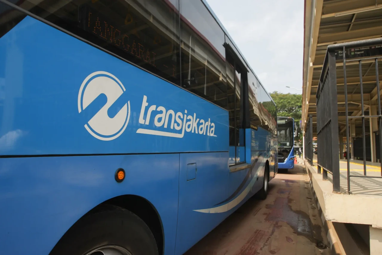 Transjakarta Tambah...