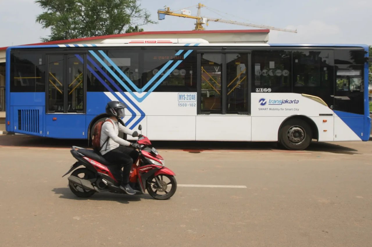 Transjakarta Tambah...