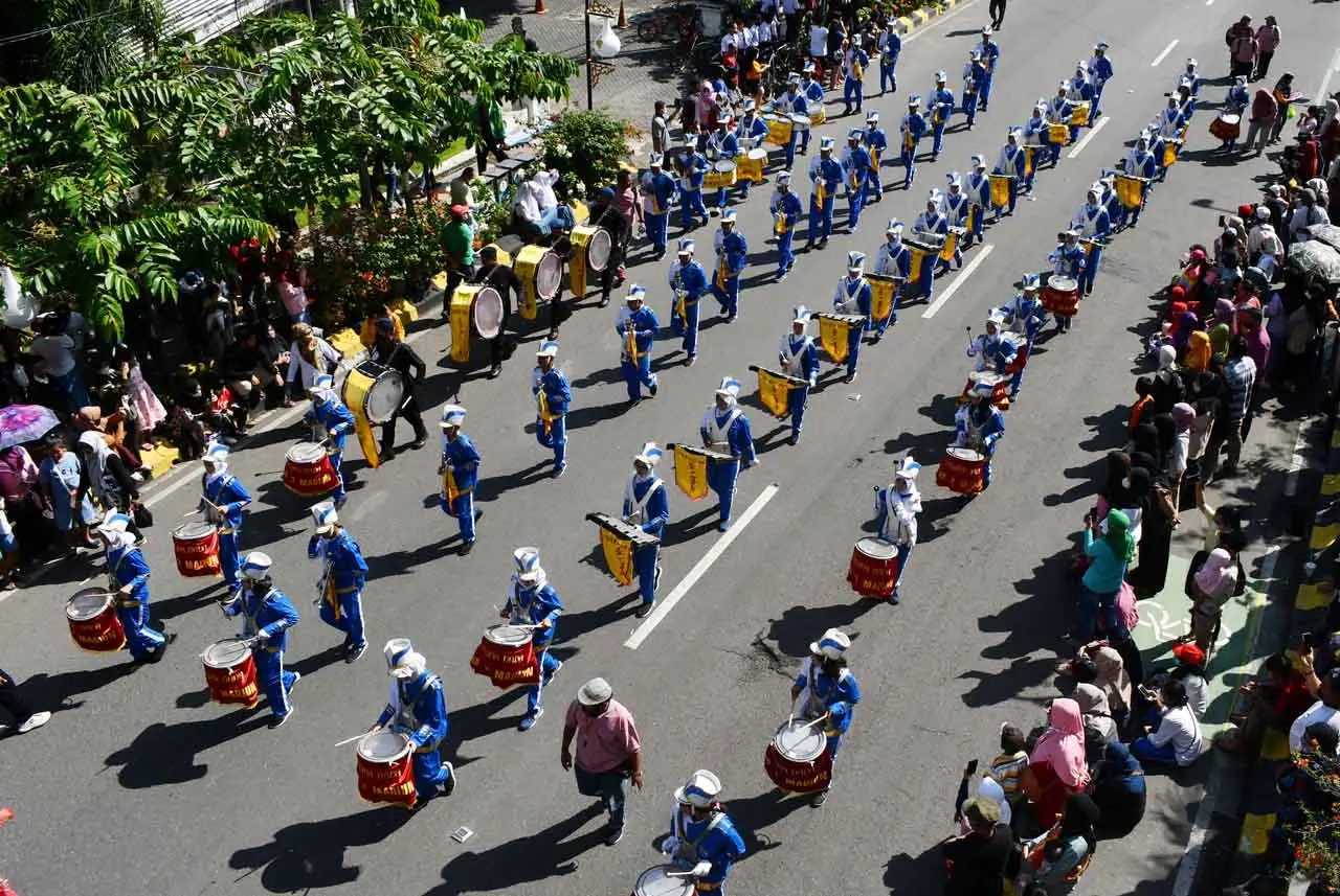 Parade Drumband Peringatan...