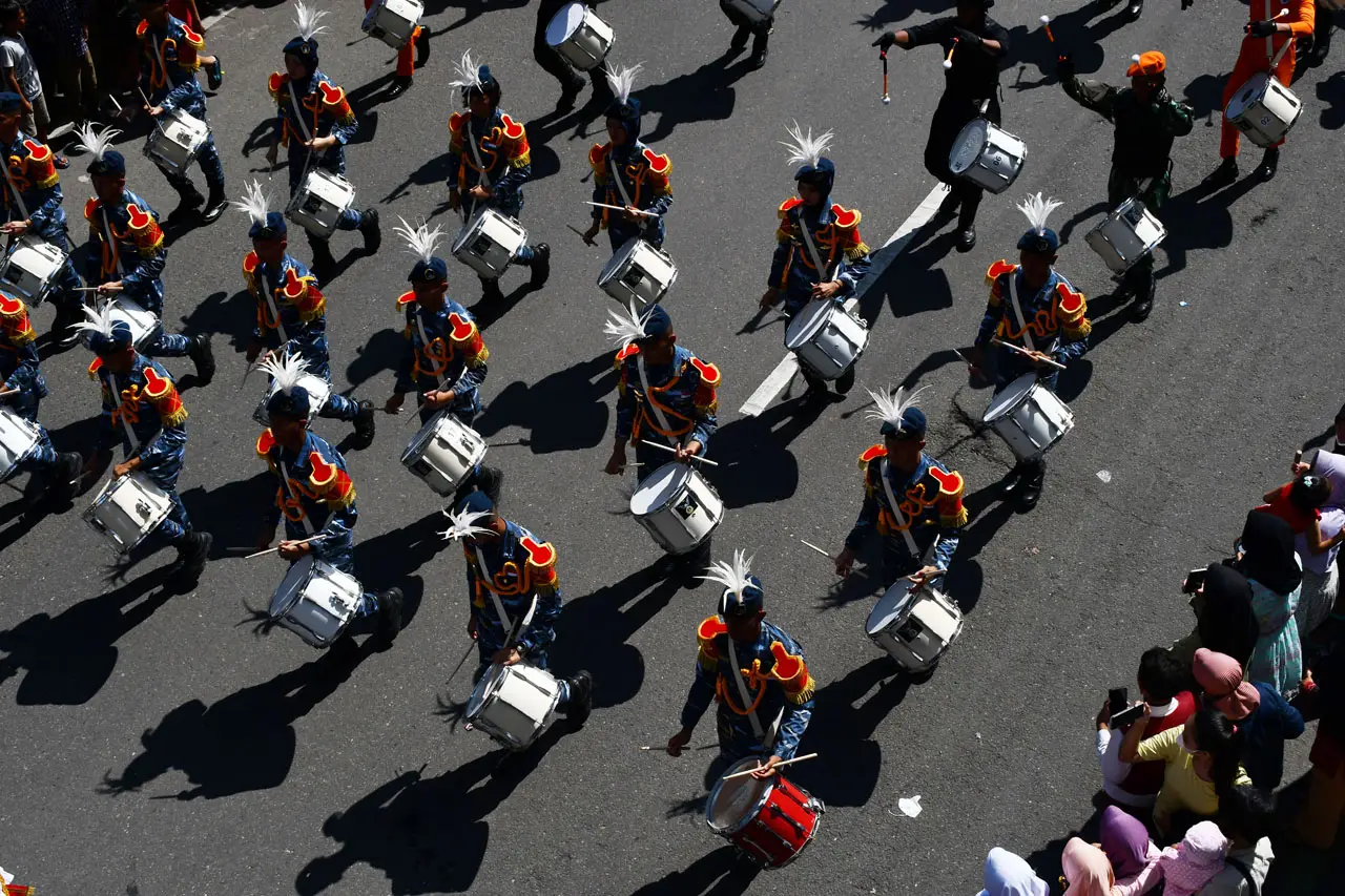 Parade Drumband Peringatan...