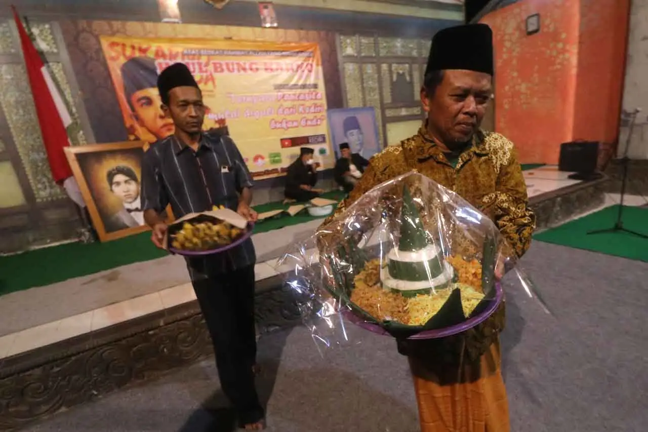 Haul Bung Karno ke-52...