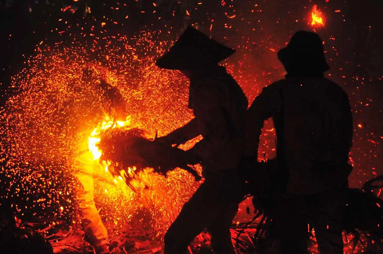 Tradisi Perang Obor...
