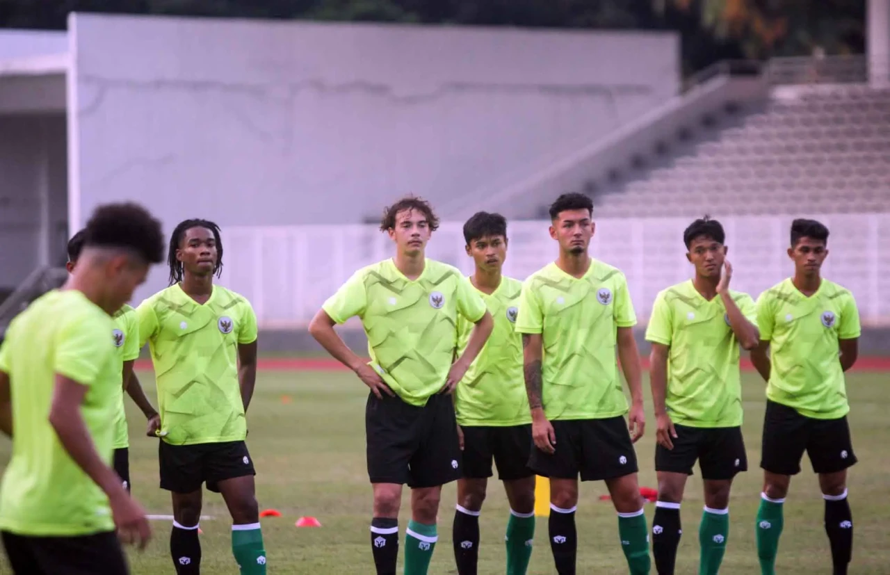 Potret Jim Croque, Pesepakbola...