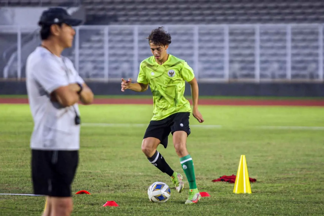 Potret Jim Croque, Pesepakbola...