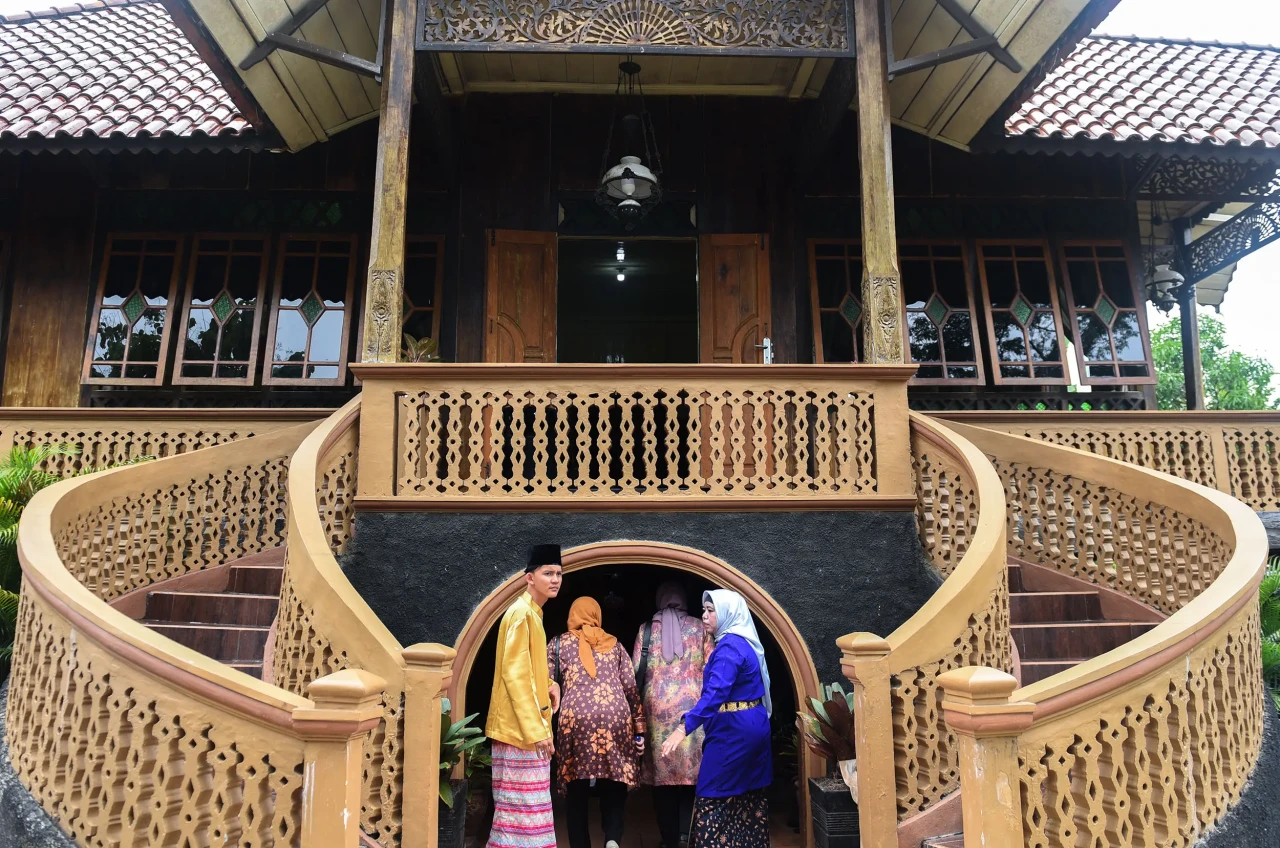 Wajah Khas Rumah Adat...