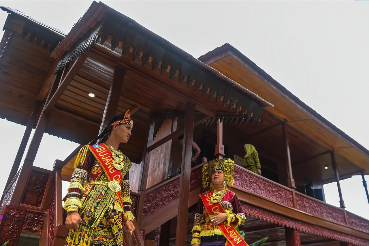 Wajah Khas Rumah Adat...
