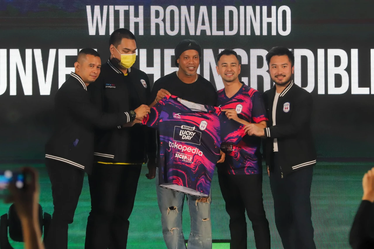 Gandeng Ronaldinho,...