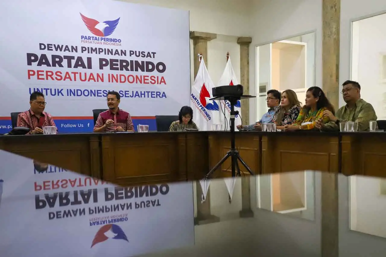 Partai Perindo Gelar...