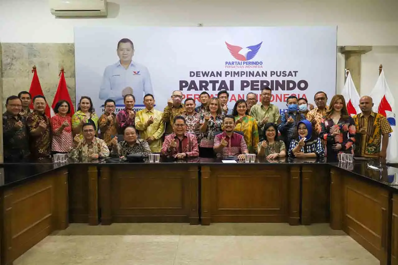 Partai Perindo Gelar...
