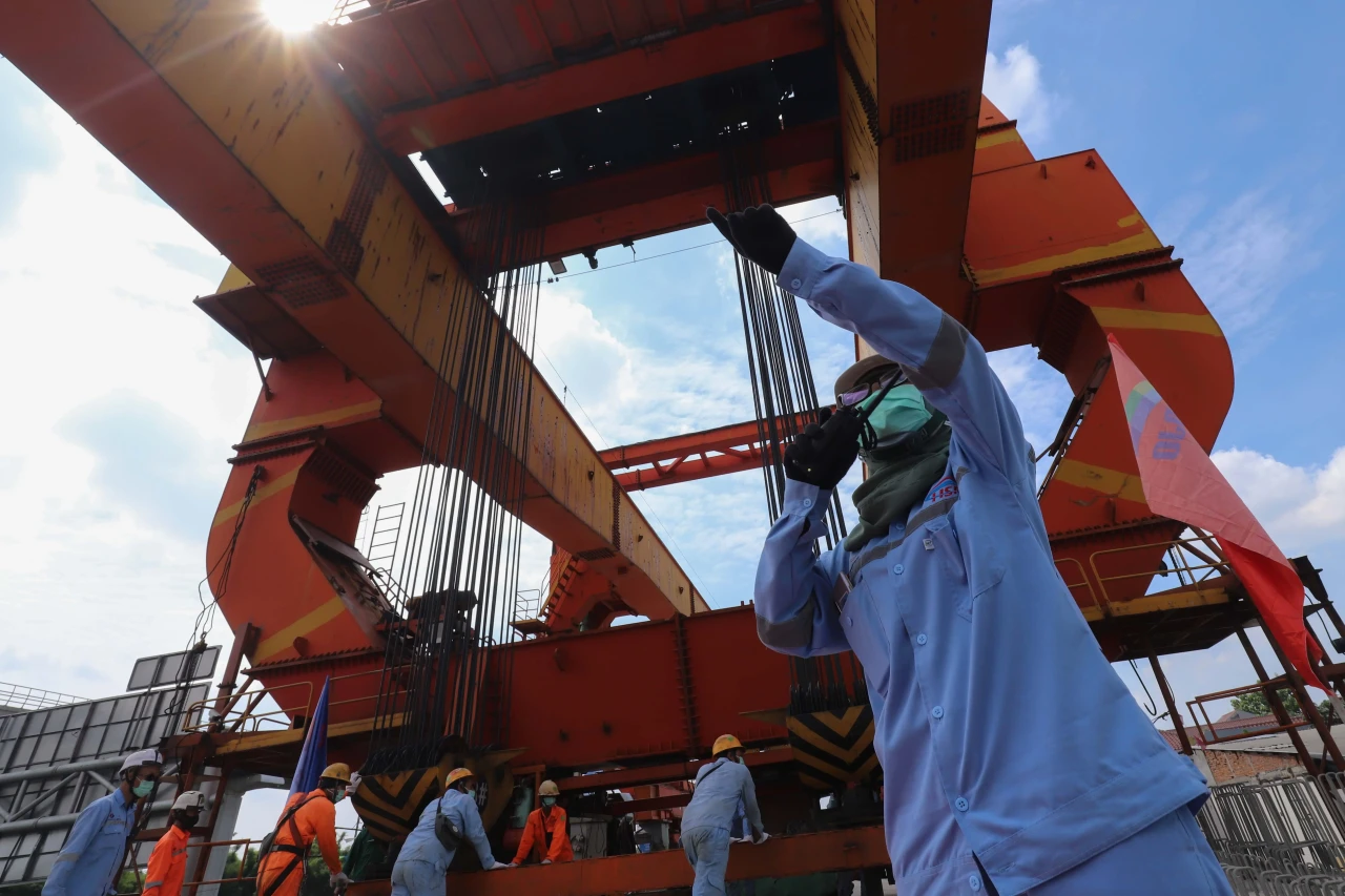 Pemasangan Girder Box...