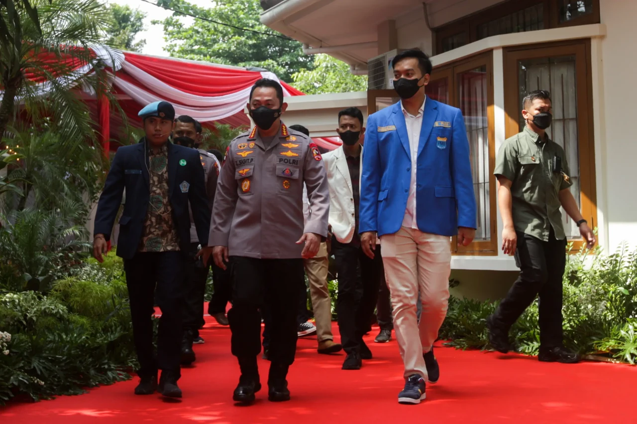 Kapolri Resmikan Rumah...