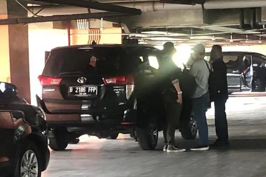 KPK Geledah Apartemen...