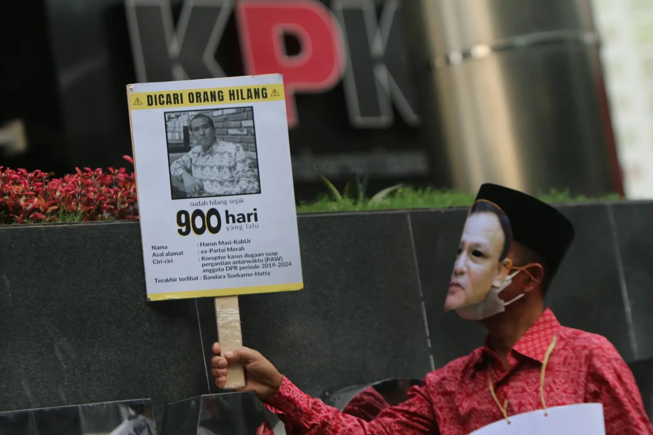 900 Hari Menghilangnya...