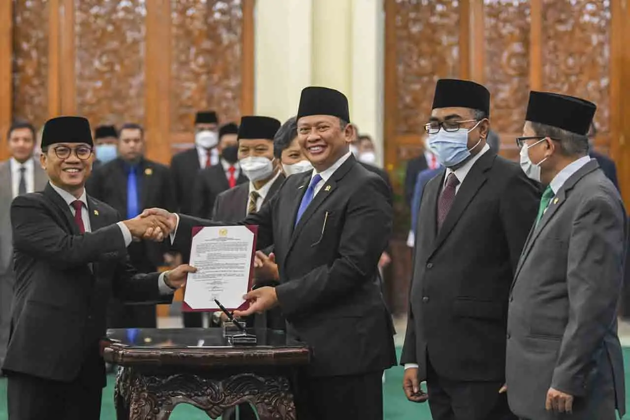 Yandri Susanto Dilantik...