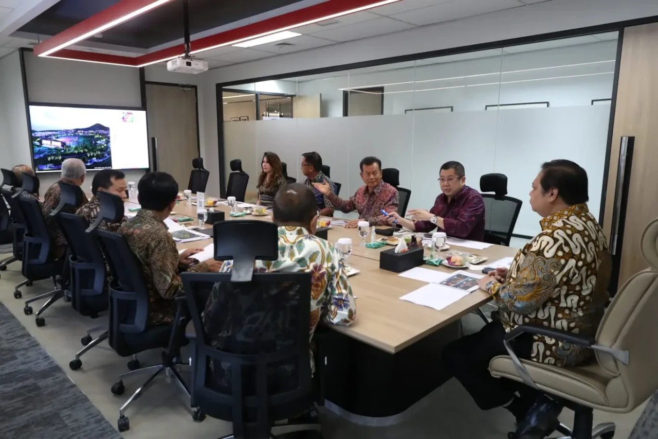 Airlangga Hartarto dan...