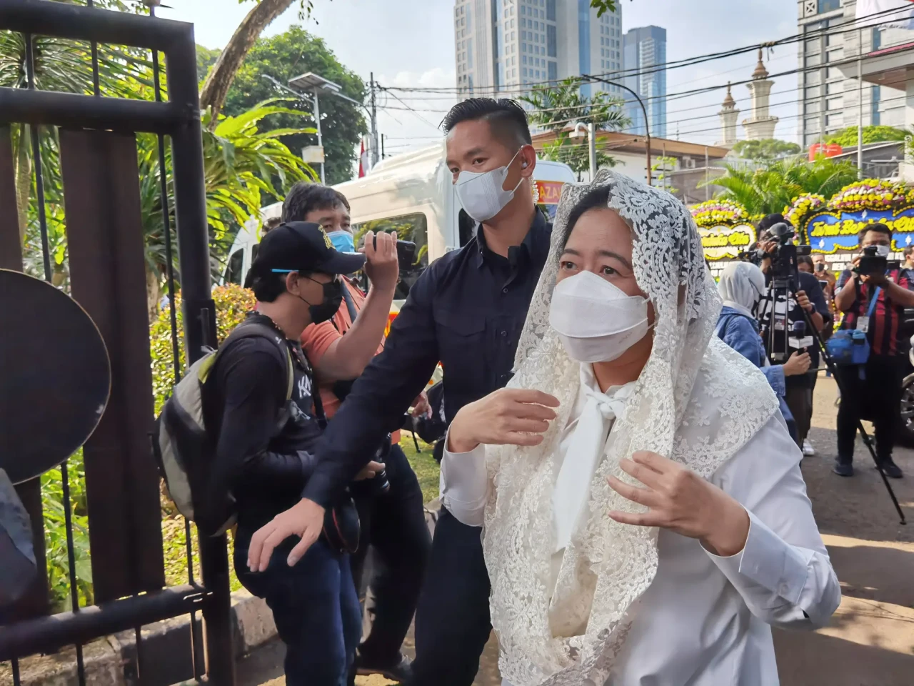 Sejumlah Pejabat Negara...
