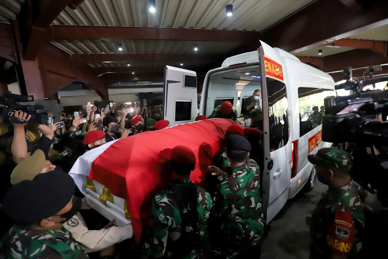 Usai Disalatkan, Jenazah...