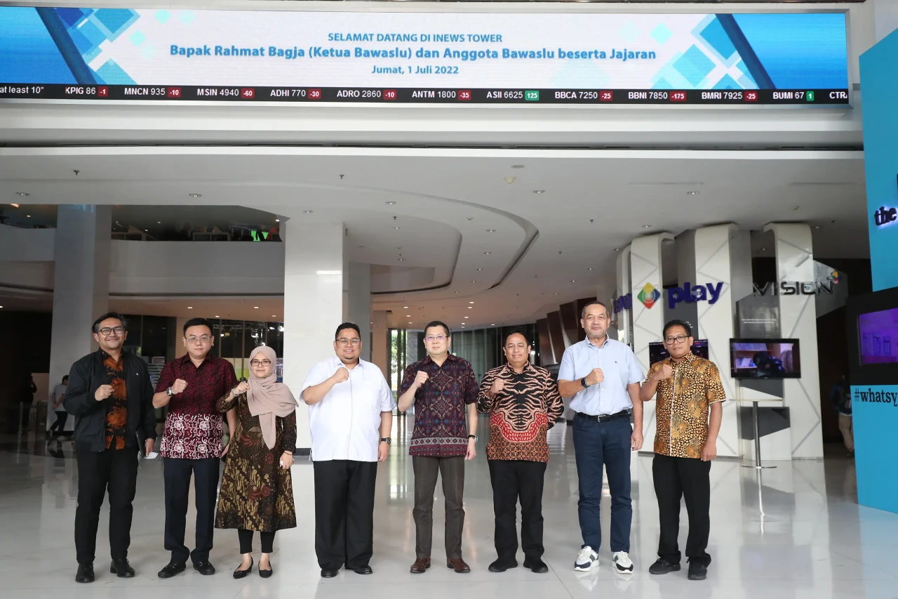 Ketua Bawaslu dan Anggota...
