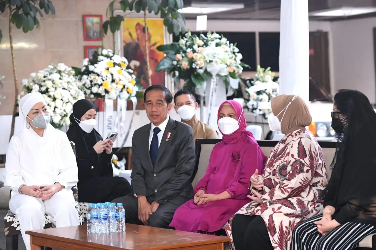 Presiden Jokowi dan...
