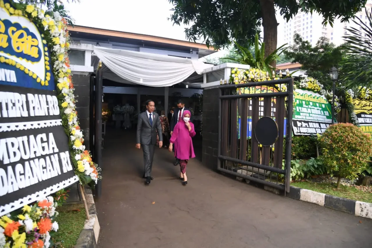 Presiden Jokowi dan...