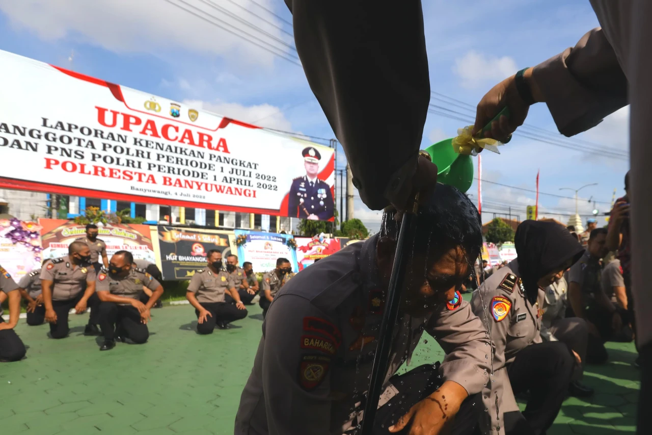 Potret Tradisi Kenaikan...
