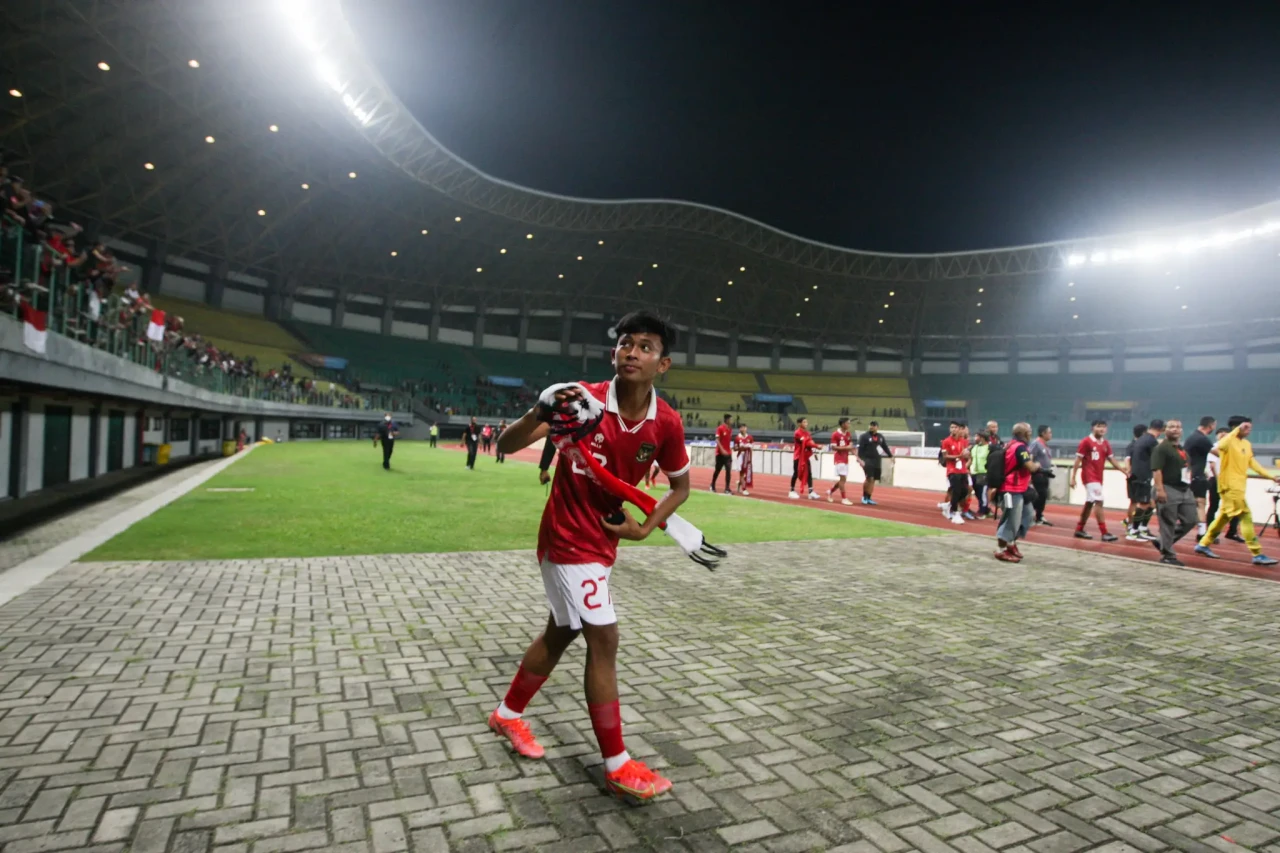Momen Shin Tae-yong...