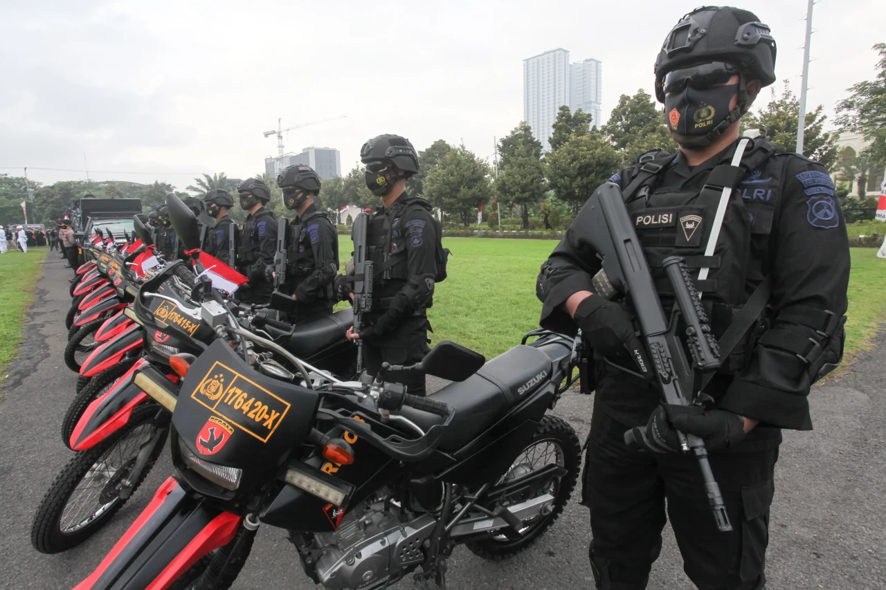 Polda Jawa Timur Gelar...