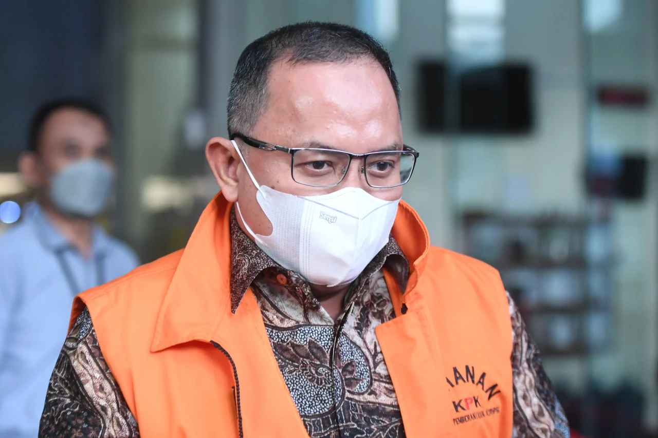Dodi Reza Alex Divonis...