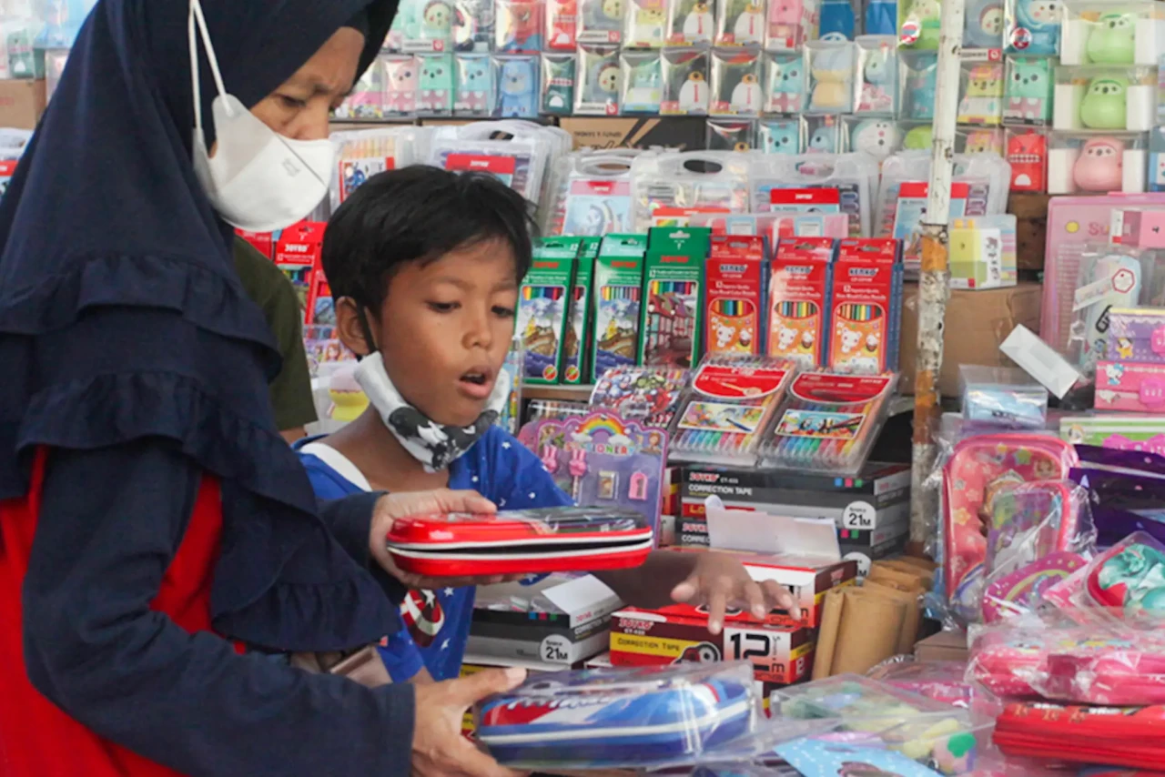 Berburu Perlengkapan...