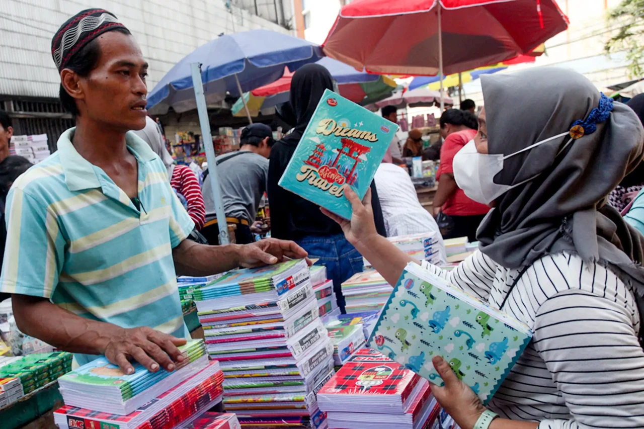 Berburu Perlengkapan...
