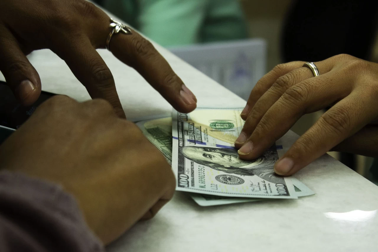 Nilai Tukar Rupiah Melemah...