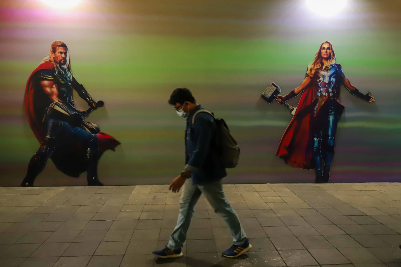 Mural Bertema Thor Hiasi...