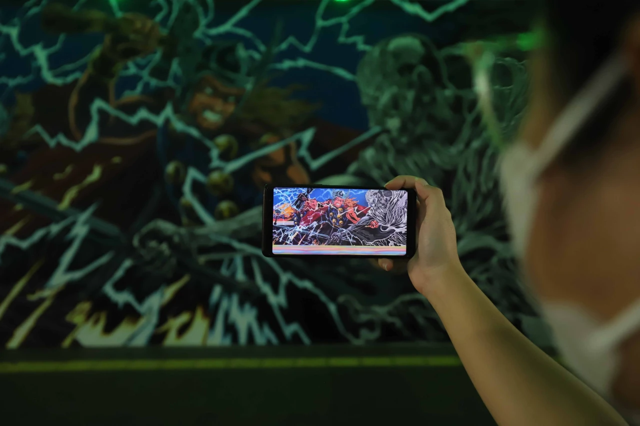 Mural Bertema Thor Hiasi...