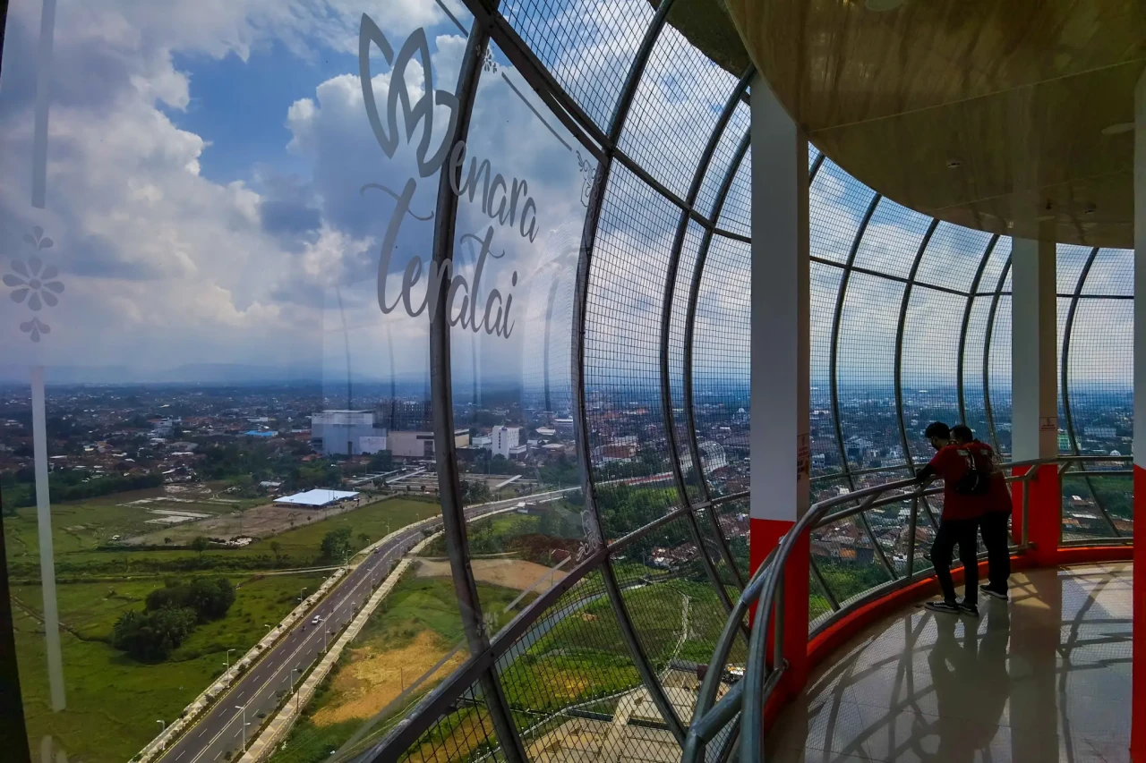 Menara Pandang Teratai,...