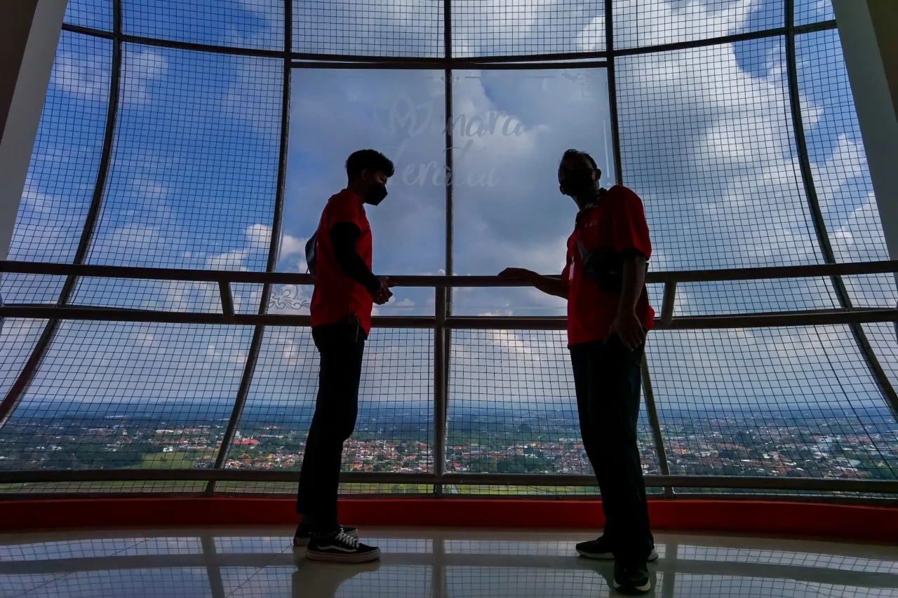 Menara Pandang Teratai,...