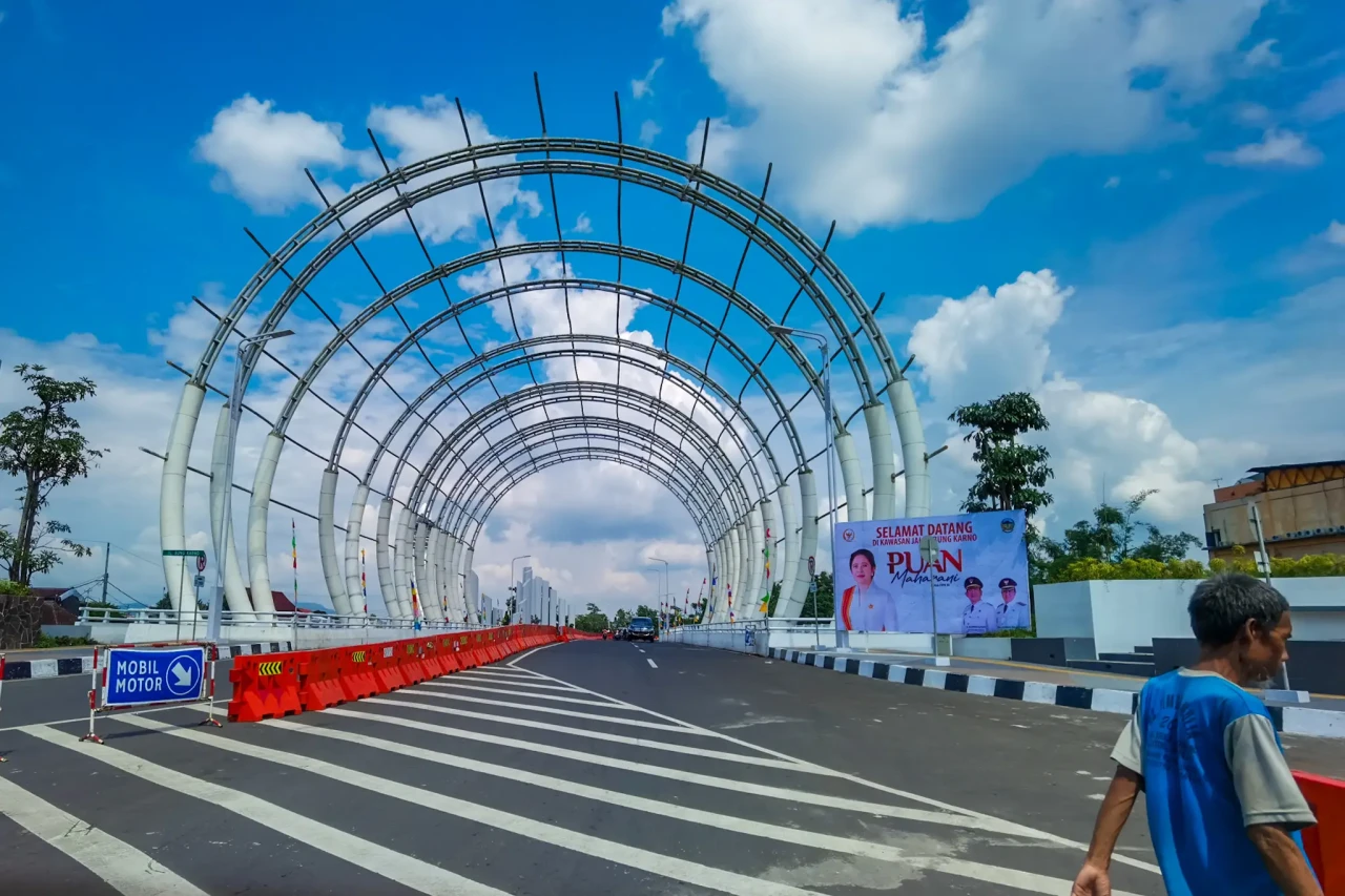 Menara Pandang Teratai,...