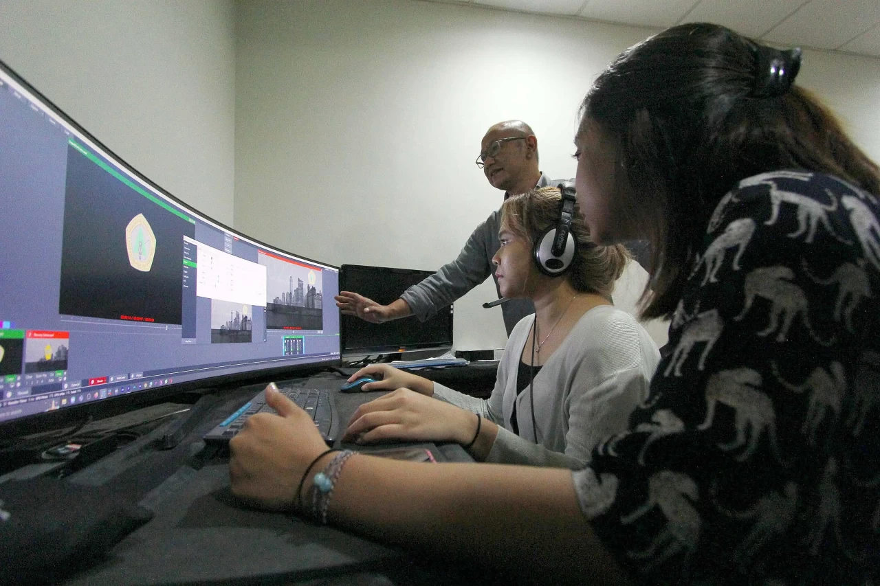 Peluncuran Digital Broadcasting...