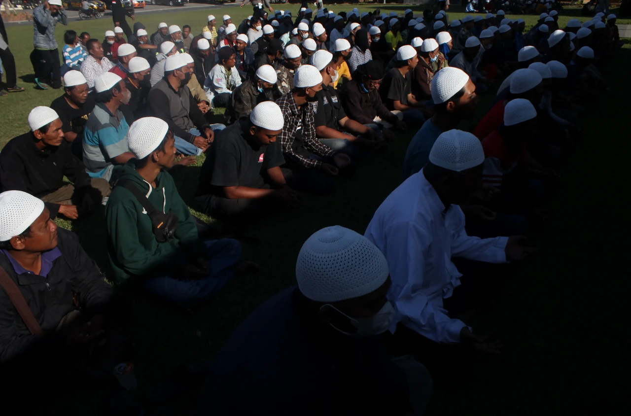 Ratusan Simpatisan MSAT...