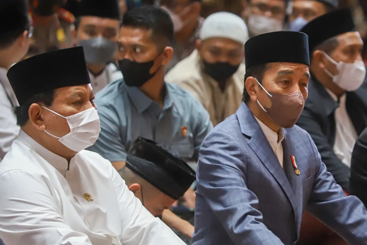 Momen Jokowi Salat Idul...