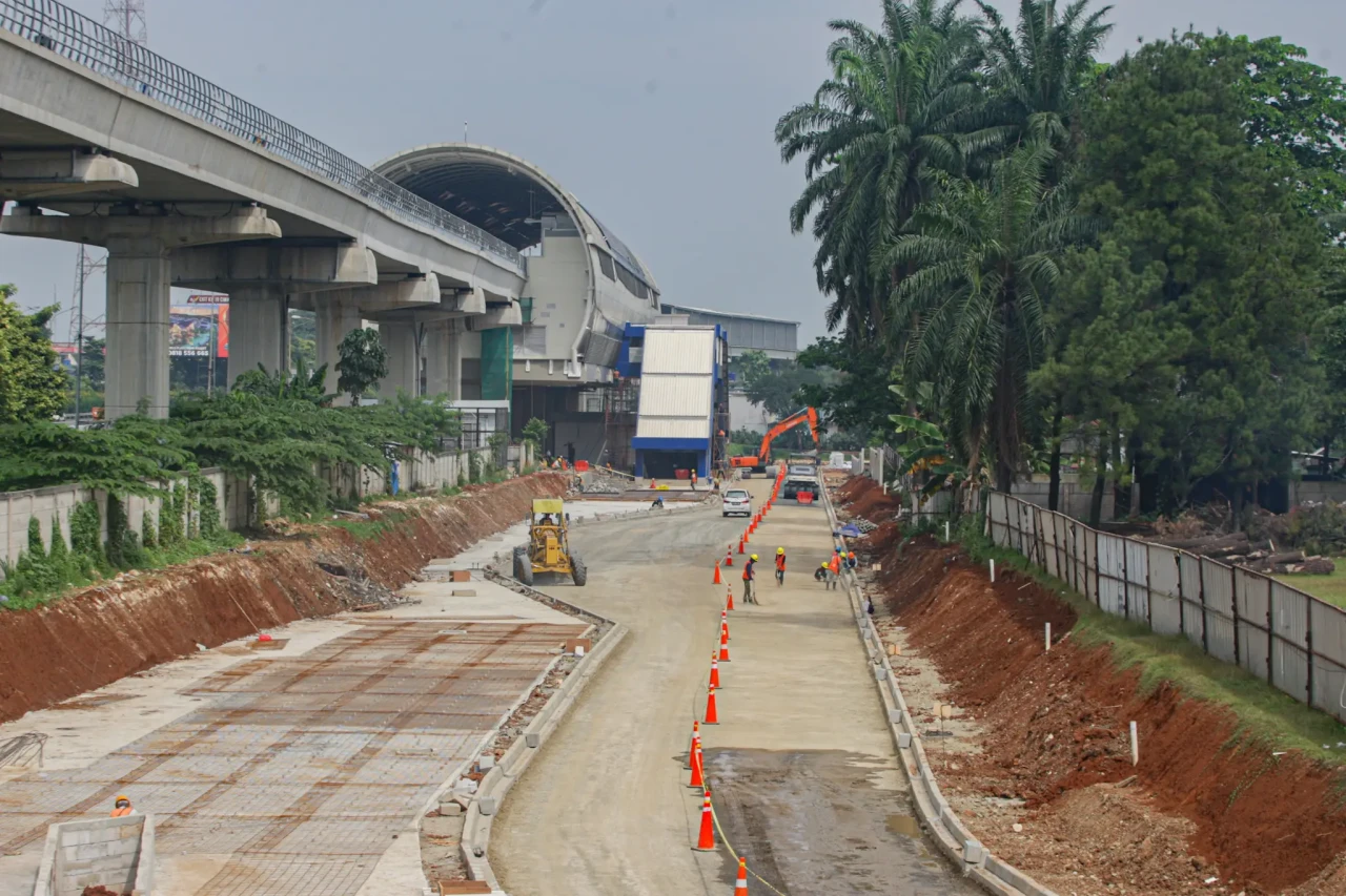 Uji Coba LRT Jabodebek...