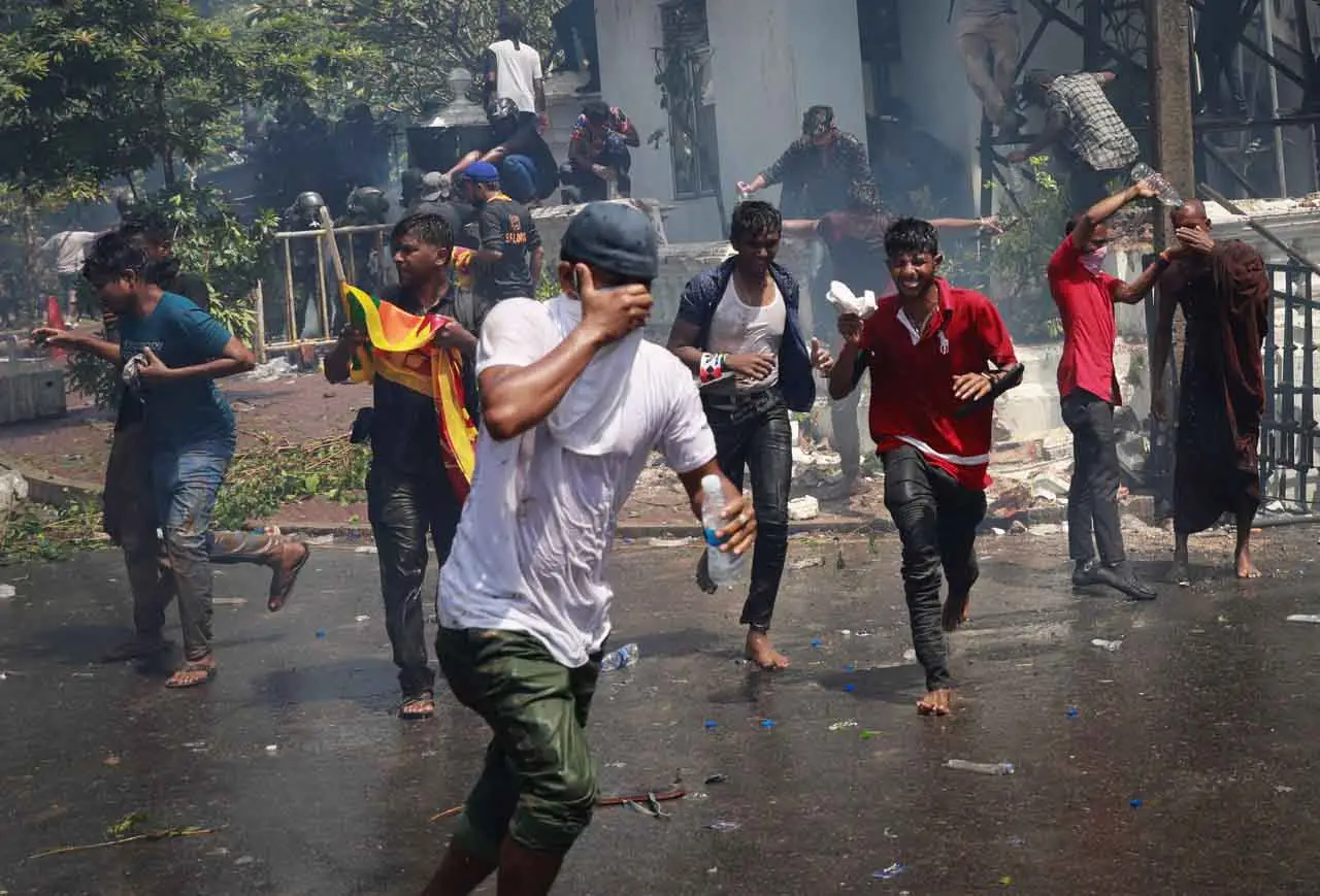 Sri Lanka Mencekam,...