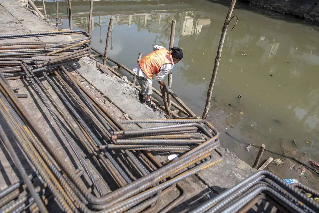 Pembangunan Turap Sungai...