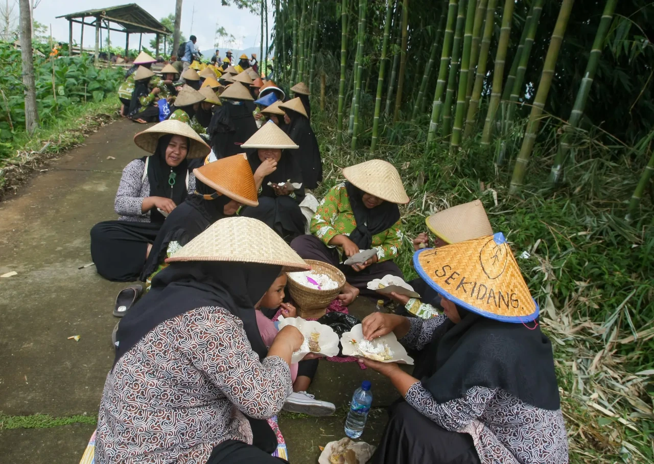 Tradisi Wiwitan Panen...