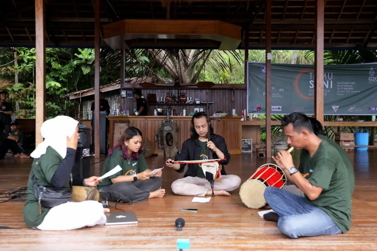 14 Musisi Muda Kenalkan...