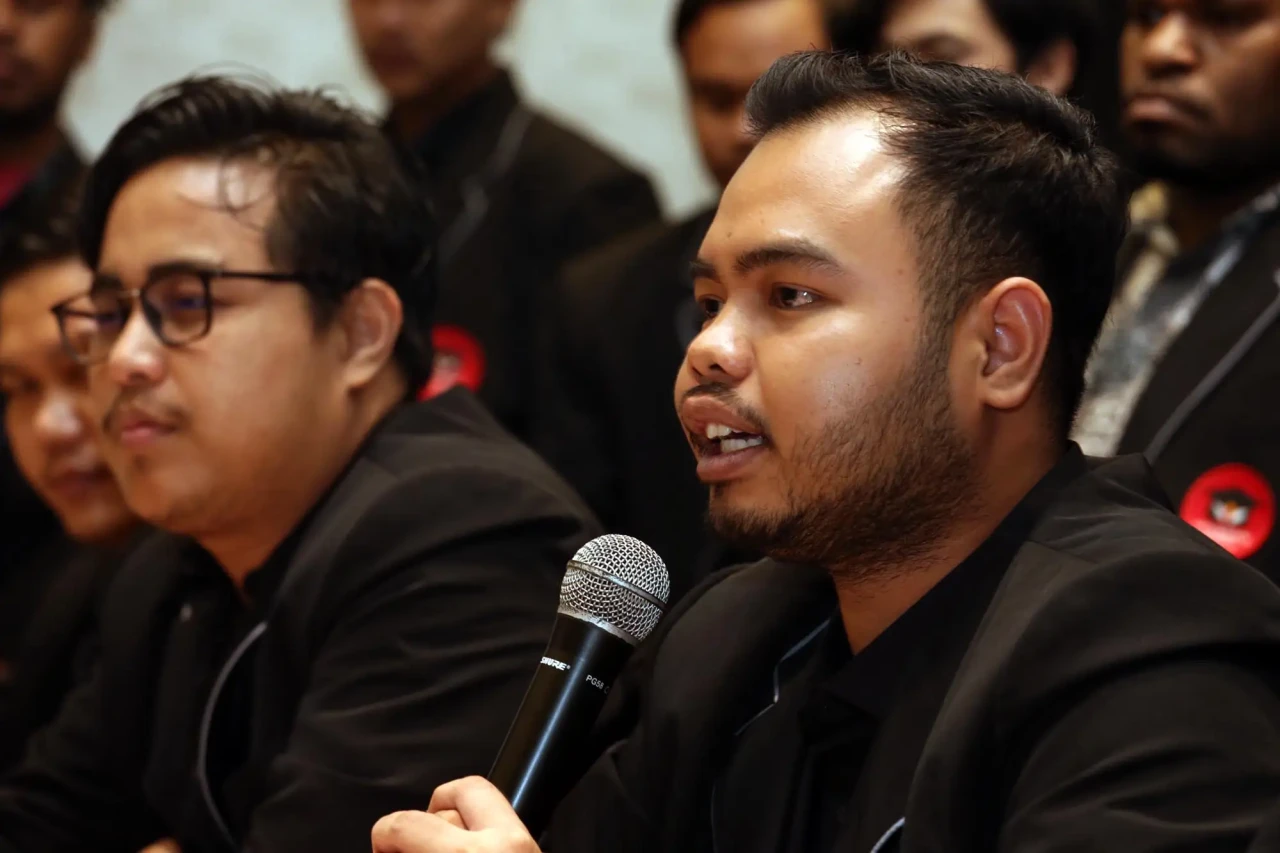 Rakernas Perdana di...