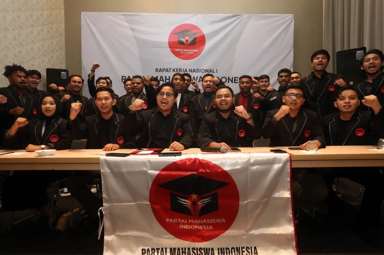 Rakernas Perdana di...