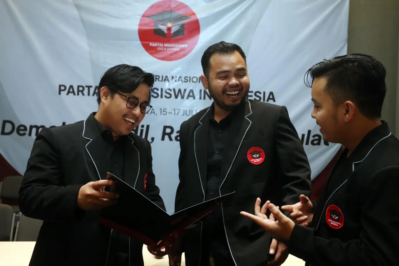 Rakernas Perdana di...