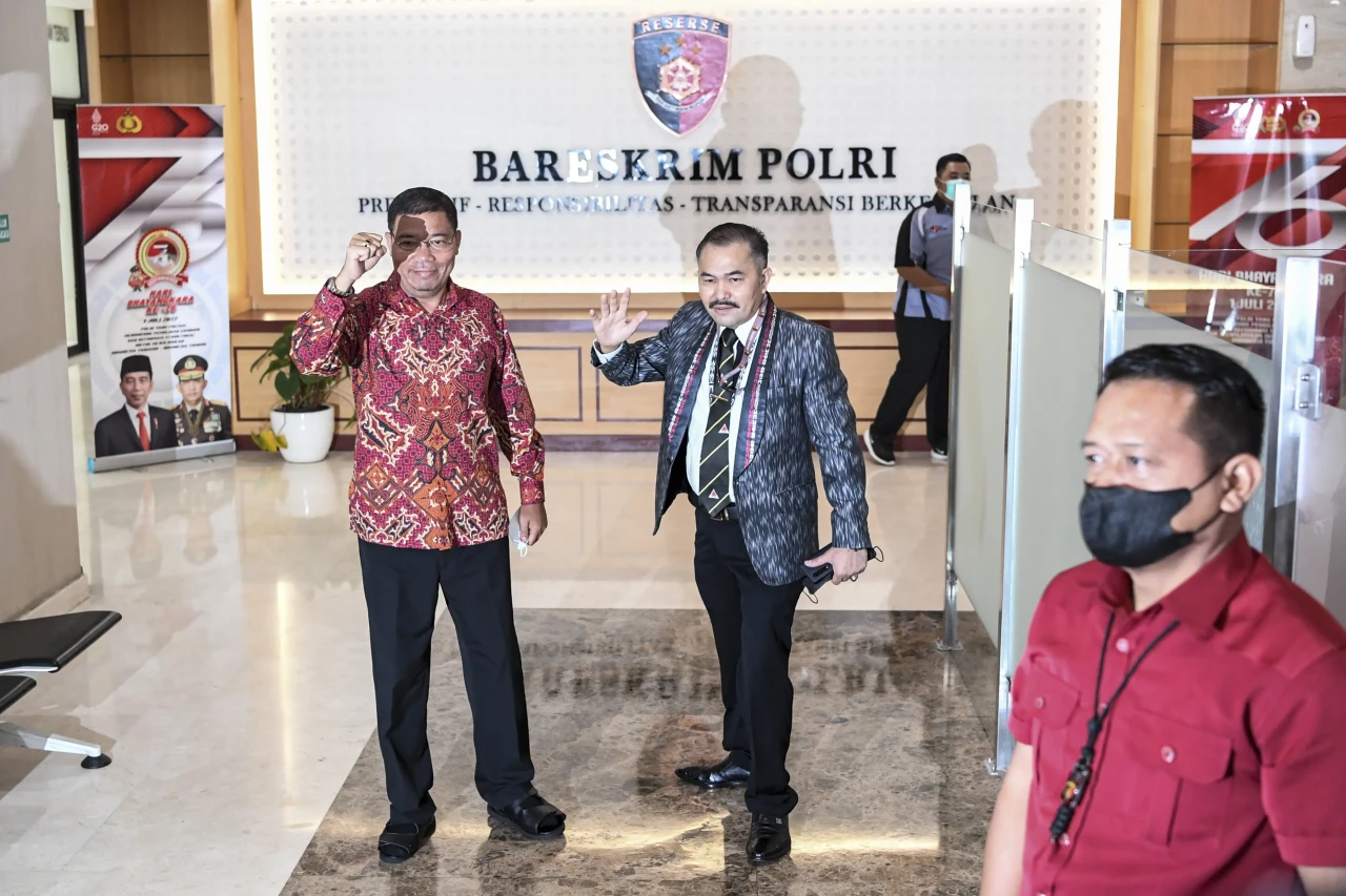 Dua Kuasa Hukum Brigadir...