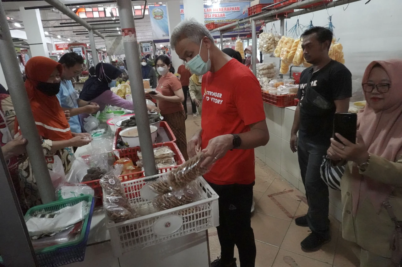 Ganjar Pranowo Pantau...