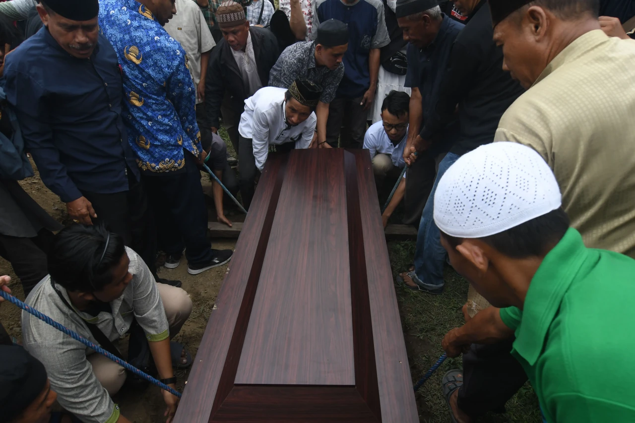 Pemakaman Supir Pribadi...